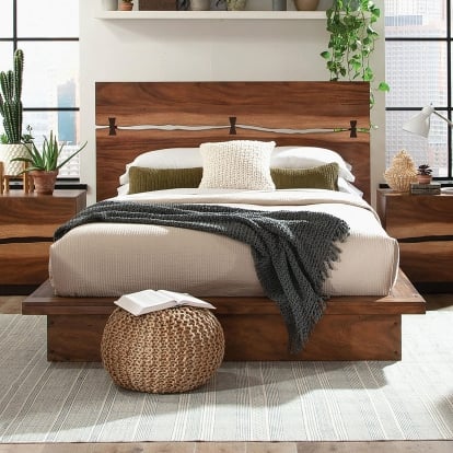 Coaster Winslow Farmhouse Queen Bed Model 223250Q
