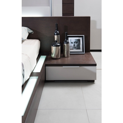 Modrest Gamma Contemporary Brown Oak Bed with Storage Multi-Toned Bed 17658|17659 VGWCC151A-BRN